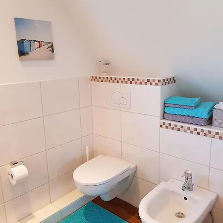 Ferienhaus-sonnenrose-loffhagen-studio-mit-balkon-und-gartenblick *