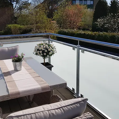 Ferienhaus-sonnenrose-loffhagen-studio-mit-balkon-und-gartenblick *